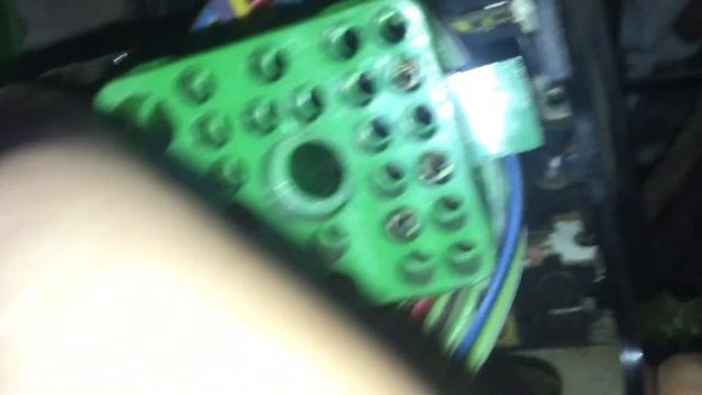 Adding some fuse box wires / terminals to an empty glass fuse circuit. 1970 Ford Galaxie 500 смотреть онлайн