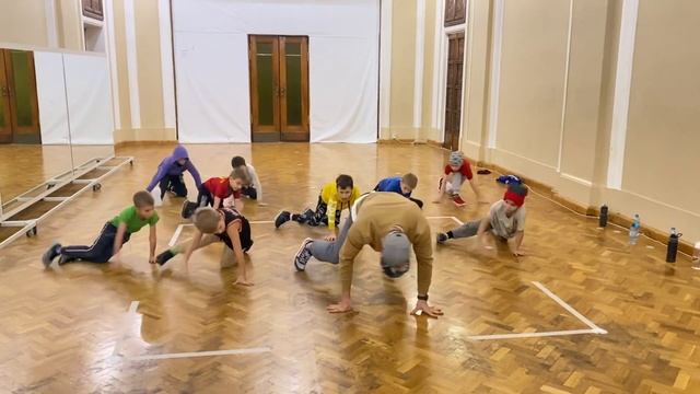 Отчетное выступление группы «Начинающие 1» за ноябрь 2022/23 уч.г. Школа танцев «Жуковский БИТ» смотреть онлайн
