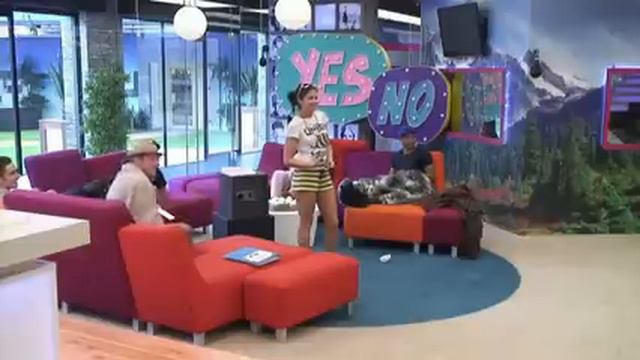 Alex gets a spray tan смотреть онлайн