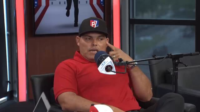 Hall of Famer Ivan Rodriguez on the Nolan Ryan-Robin Ventura Fight | The Rich Eisen Show | 7/17/18 смотреть онлайн