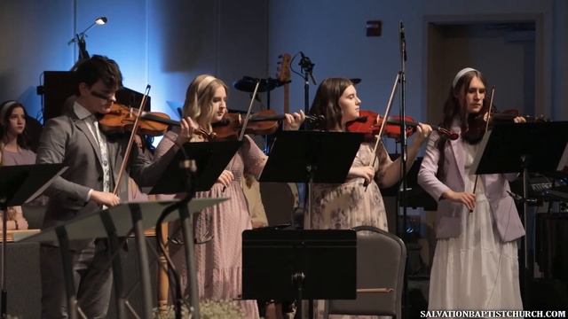 Пение «Утром очень рано, на рассвете…» — группа молодёжи смотреть онлайн