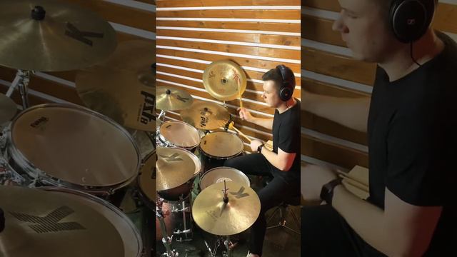 Бит на томах + ХайХэт левой ногой = LOVE ❤️🥁❤️#zmiledrums #practice #drums #барабаны #обучение смотреть онлайн
