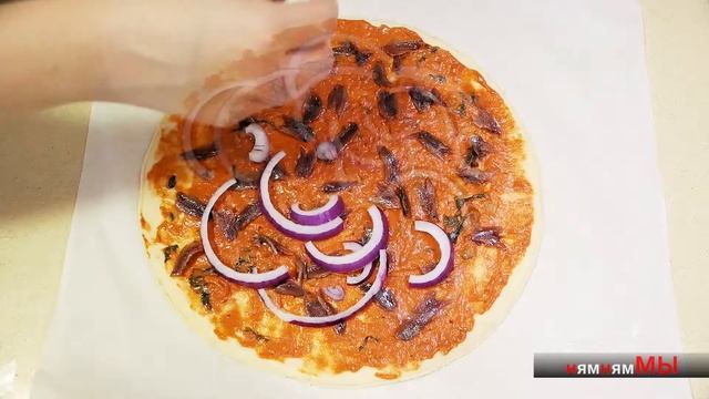 Пицца с луком и анчоусами смотреть онлайн