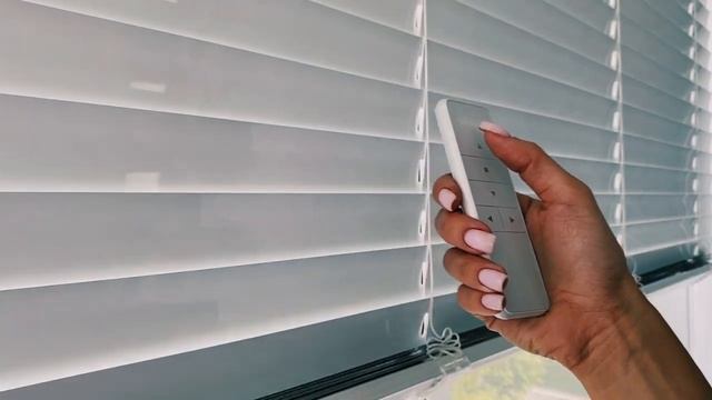 Жалюзи на пульте алюминиевые 50 мм горизонтальные | ЖАЛЮЗИНСК смотреть онлайн