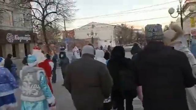 Шествие Дедов Морозов смотреть онлайн
