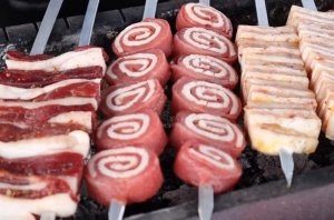 Шашлык НАПОЛЕОН, МАРВАРИД, РУЛЕТ из отличной говядины! Ташкент 2021.mp4