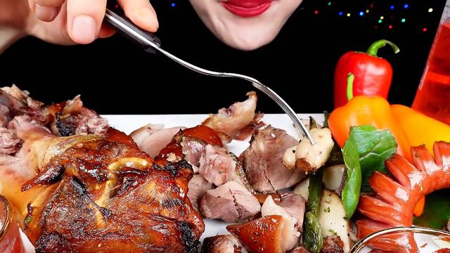 ASMR CARTOON MEAT HAXEN MUKBANG * 만화 고기 학센 * 족발 먹방 / Nunsaegi ASMR 눈새기 смотреть онлайн