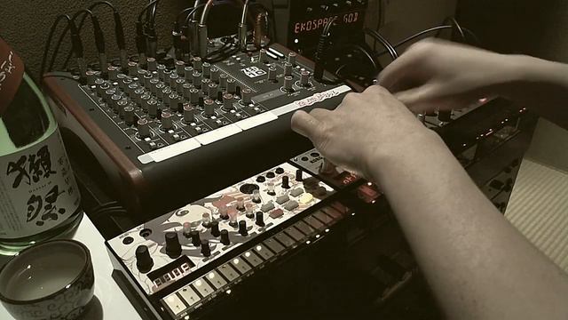 KORG volca beats/bass/keys : acid house смотреть онлайн