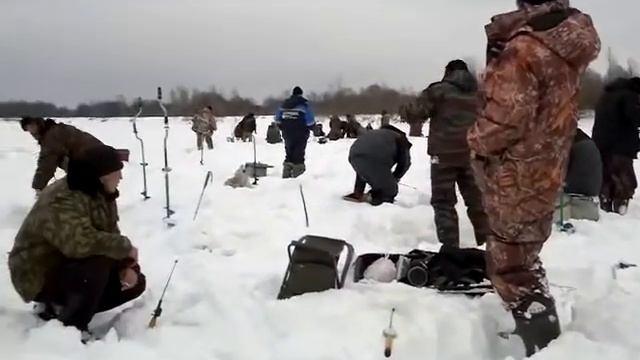На зимней рыбалке смотреть онлайн