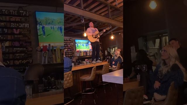 Creep - Bar-top Performance by Michael Richter at The Tap BC (Radiohead cover) смотреть онлайн