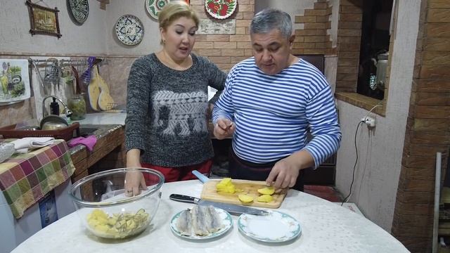 Салат????? ПОД ВОДОЧКУ (и просто для всей семьи?) от ПОЛКОВНИКА! Праздничный салат на ?НОВЫЙ ГОД! смотреть онлайн