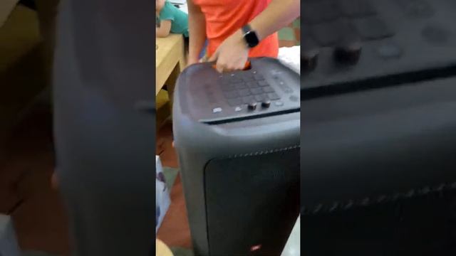 Đập Hộp Loa JBL 1000 Siêu phẩm | Sơn Môvic смотреть онлайн