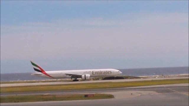 Emirates 777 and Swiss A320 failed landings at Nice Cote d'Azur airport смотреть онлайн