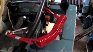 Установка кнопки аварийной остановки, с чекой, на лодочном моторе. Вихрь