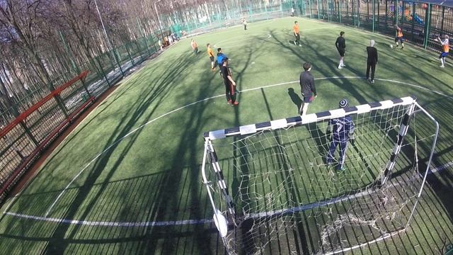 Футбол Коммунарка Липовый парк часть 1 смотреть онлайн