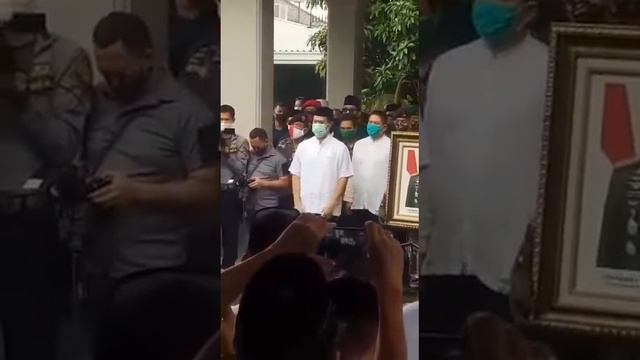 Upacara pemakaman Almarhum purnawirawan Jenderal TNI Joko Santoso смотреть онлайн