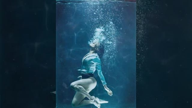 Girl Underwater Live Wallpaper - For Android & IPhone - Animated Background Wallpapers Loops Videos