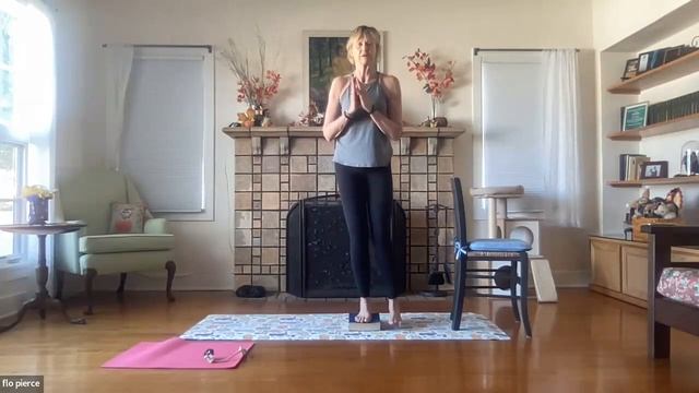 Barre with chair, thick, heavy book, no cats, and flo смотреть онлайн