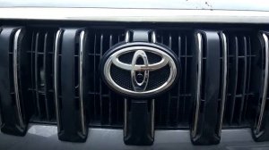 Как установить камеру переднего вида в Toyota Prado 150