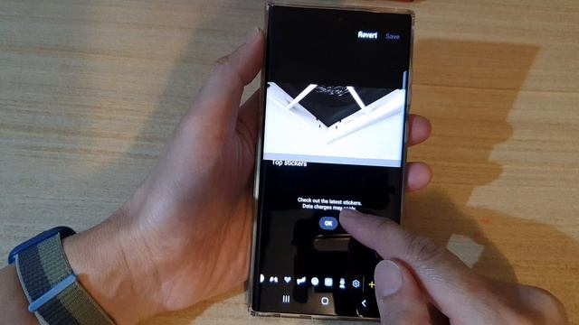 Galaxy S22/S22+/Ultra: How to Add Stickers To A Picture смотреть онлайн