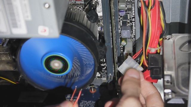 Как подключить светодиодную ленту к компьютеру!!! смотреть онлайн