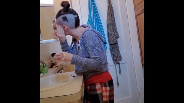 DIY: Bob Haircut With Undercut