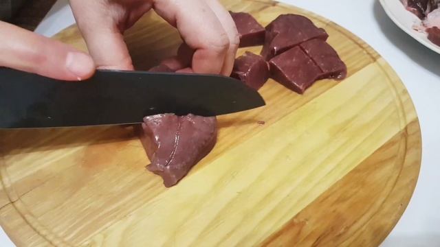 Как правильно приготовить ПЕЧЕНЬ. ОБАЛДЕННАЯ ПЕЧЕНЬ С ЛУКОМ ОЧЕНЬ ВКУСНО! Жигар ковуриш. смотреть онлайн