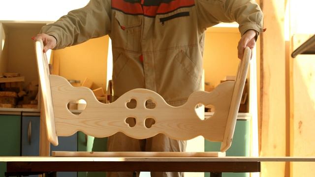 4K Сборка колыбели из натурального дерева, assembling cradle from wood смотреть онлайн