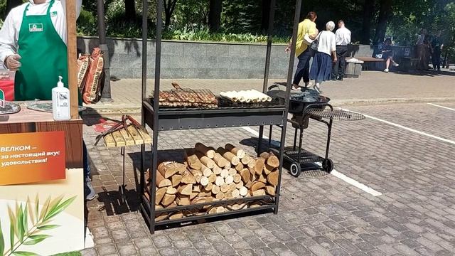 Хотдоги на улицах Москвы нужно пробовать (3) смотреть онлайн
