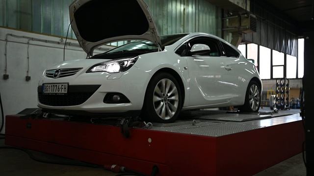 Opel Astra J GTC 1.6 Turbo 180HP Dyno test смотреть онлайн