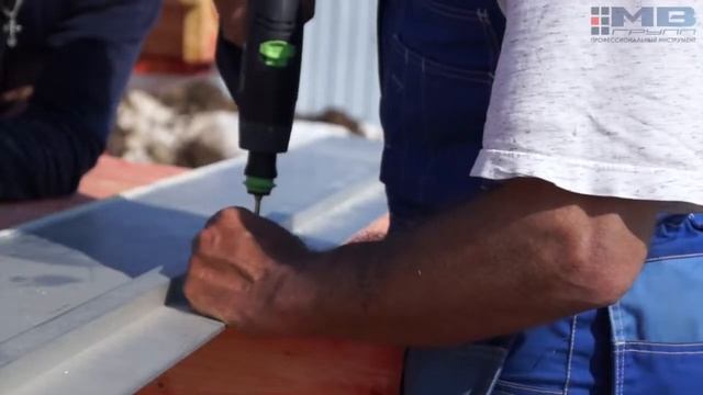 Шуруповёрт. Установка шины для циркулярной пилы смотреть онлайн