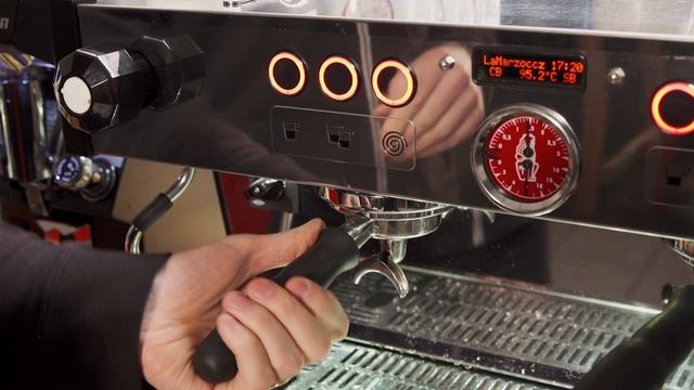 How to Clean Your La Marzocco Linea PB смотреть онлайн