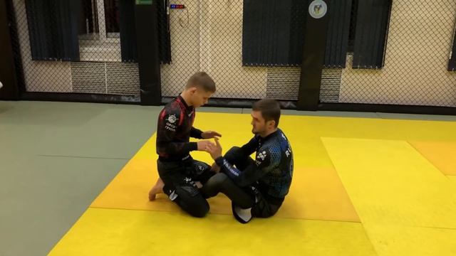 Butterfly Guard NO GI to X-Guard ( Лев Гладких ) смотреть онлайн