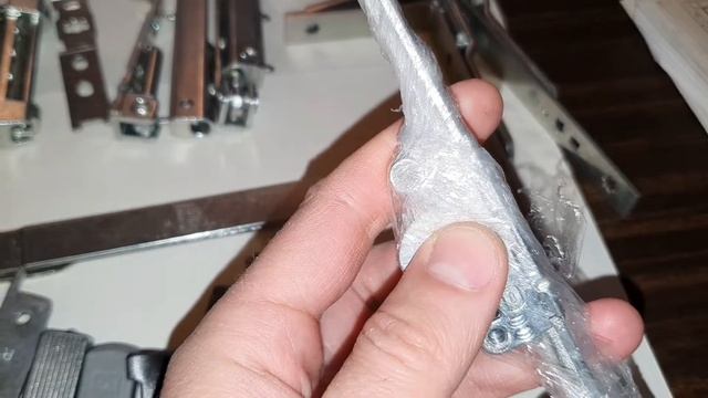 Как называются части фурнитуры на металлопластиковые окна и двери? смотреть онлайн