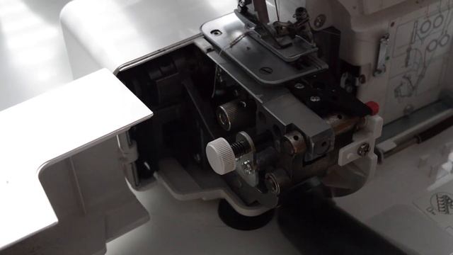 Как почистить и смазать оверлок смотреть онлайн