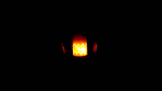 Led лампа 5W 220V E27 B50 жълт пламък 1800K Lightex смотреть онлайн