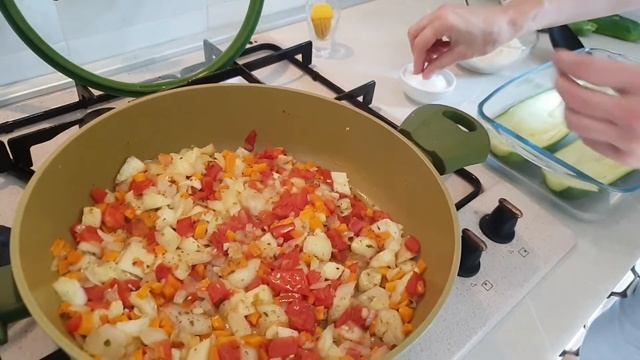 Запеченные цуккини (кабачки) с сыром.