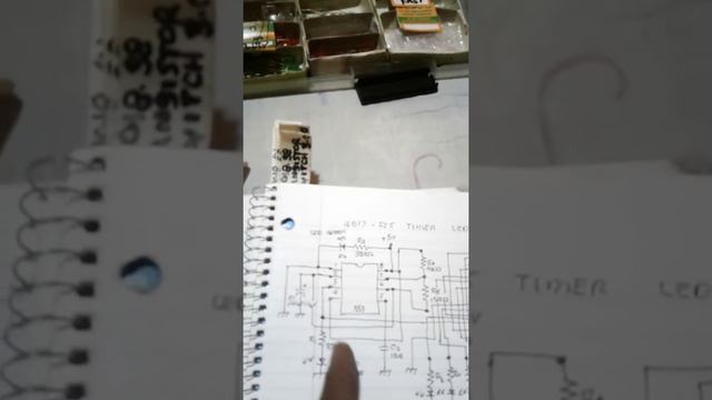 LED Chaser-4017-555 Timer Prototype смотреть онлайн
