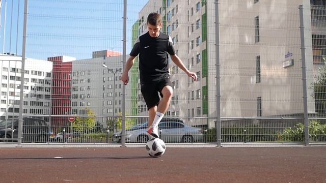 10 ЛУЧШИХ УПРАЖНЕНИЙ НА КОНТРОЛЬ МЯЧА. БЕЗ ЭТОГО ТЫ НЕ НАУЧИШЬСЯ ФИНТИТЬ! ПАННА, ФУТБОЛ, ФРИСТАЙЛ смотреть онлайн