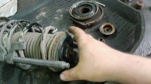 Как заменить передний опорный подшипник Фиат Линеа