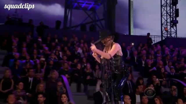 In Love With the Shape Of You ― Gigi Hadid ft.Kendall Jenner смотреть онлайн