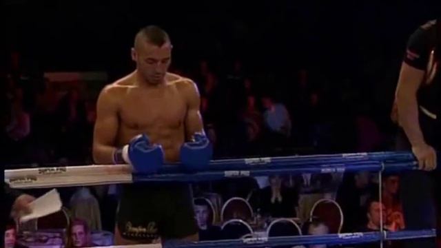 Muslim Kickboxer.wmv