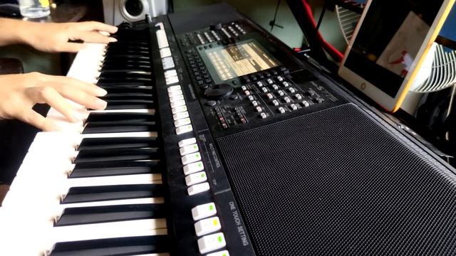 Oops I Did It Again - Yamaha PSR-S775 cover смотреть онлайн