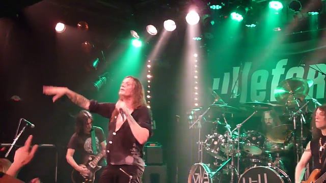 SEBASTIAN BACH - Monkey Business - Paris 2014 смотреть онлайн