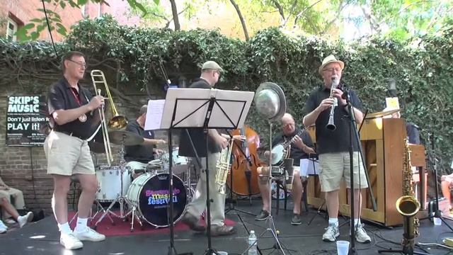 Grand Dominion Jazz Band "Royal Telephone" смотреть онлайн