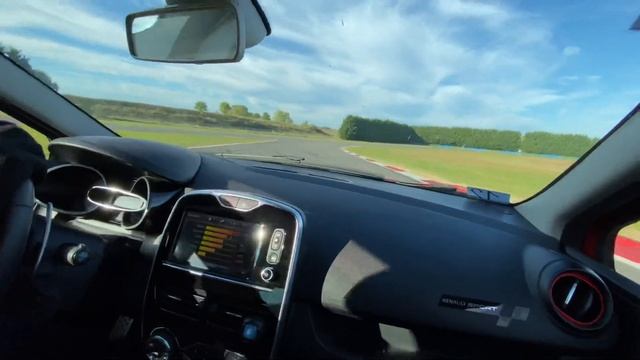 Magny cours Club Clio 4 RS CUP смотреть онлайн
