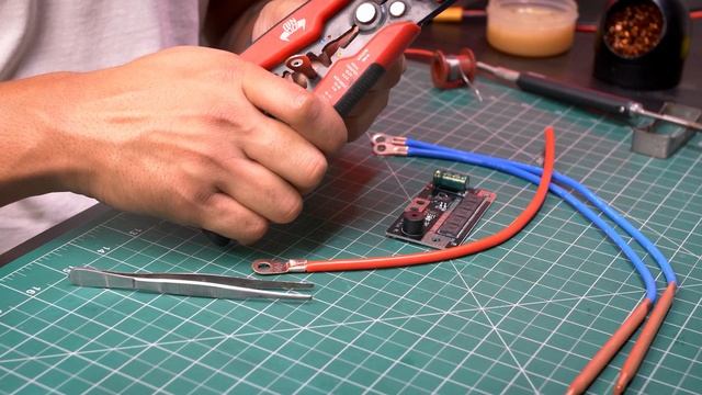 Can This $15 Tiny Welder Spot Weld ? смотреть онлайн