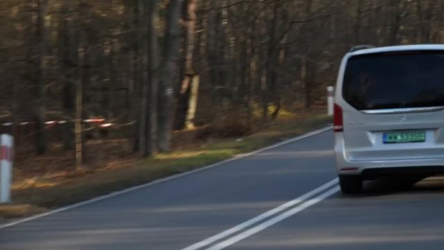 Mercedes-Benz EQV elektryczny van (PL) - test i jazda próbna смотреть онлайн