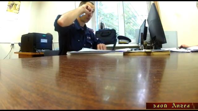 Вот они, милые лица (часть 2). Разъяснительная работа в участке! смотреть онлайн