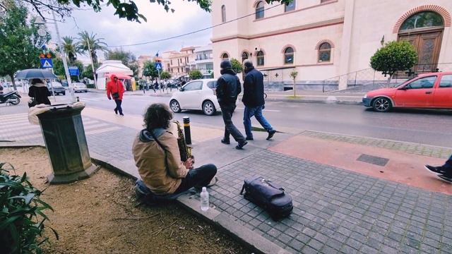 Крит Ретимно сегодня Уличный музыкант Димитрис смотреть онлайн